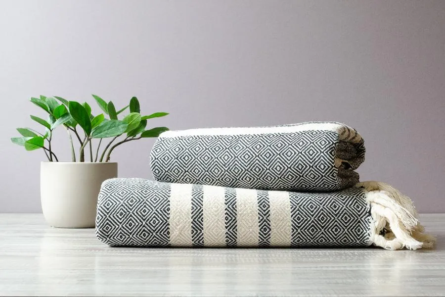 Bella Cotton Throw