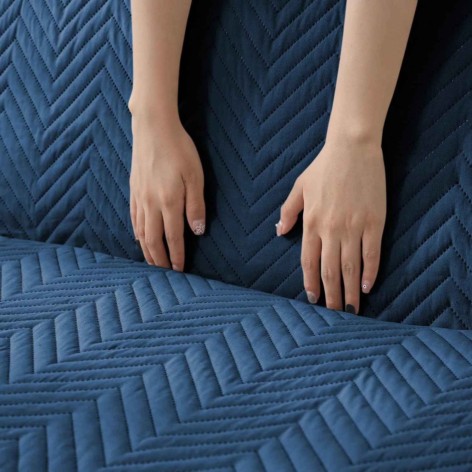 Quilted Sofa Cover with Pockets Mat for 1/2/3 Seater Sofa, Navy Blue