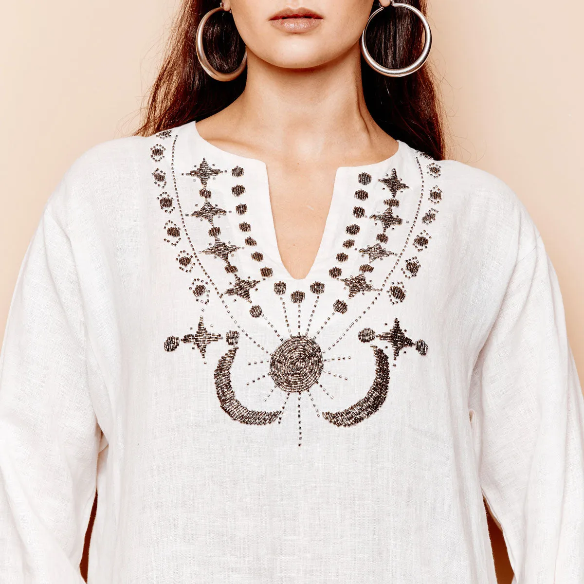 RISING MOON ON WHITE AMAL