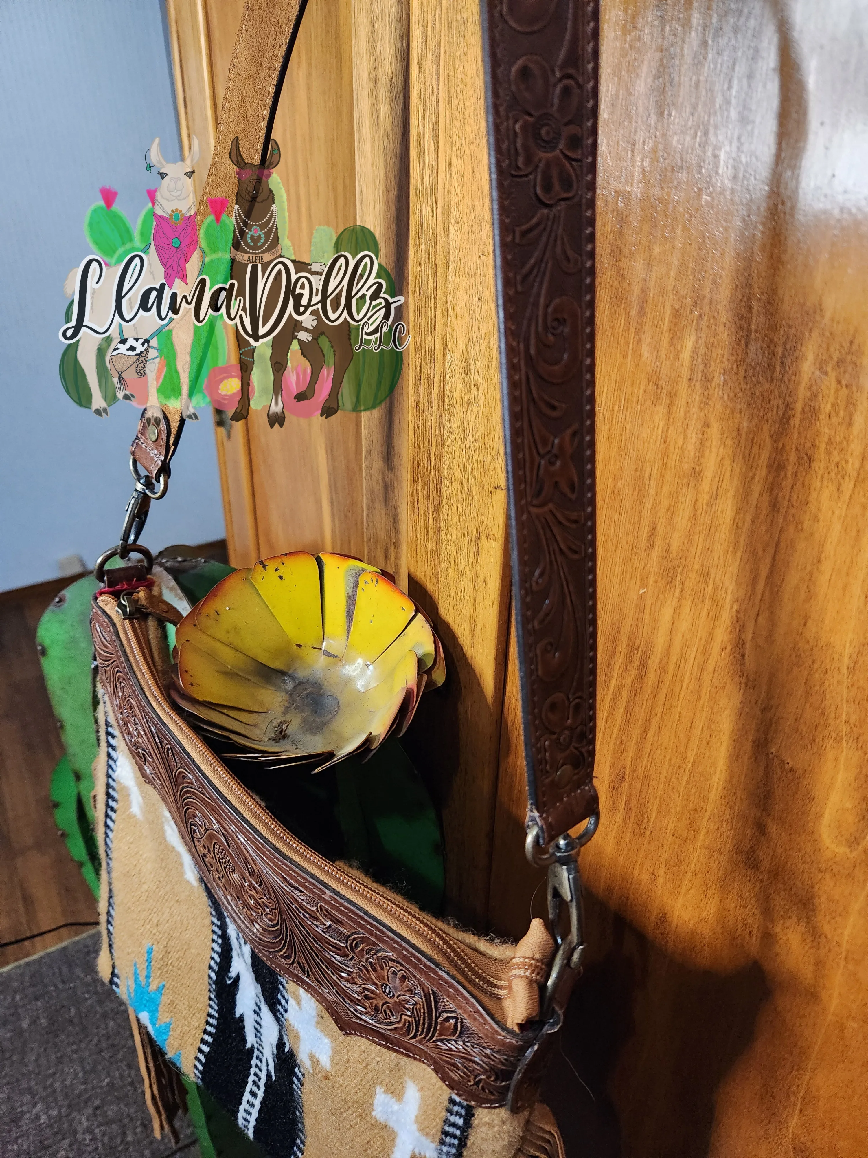 Tooled Saddle Crossbody Bag